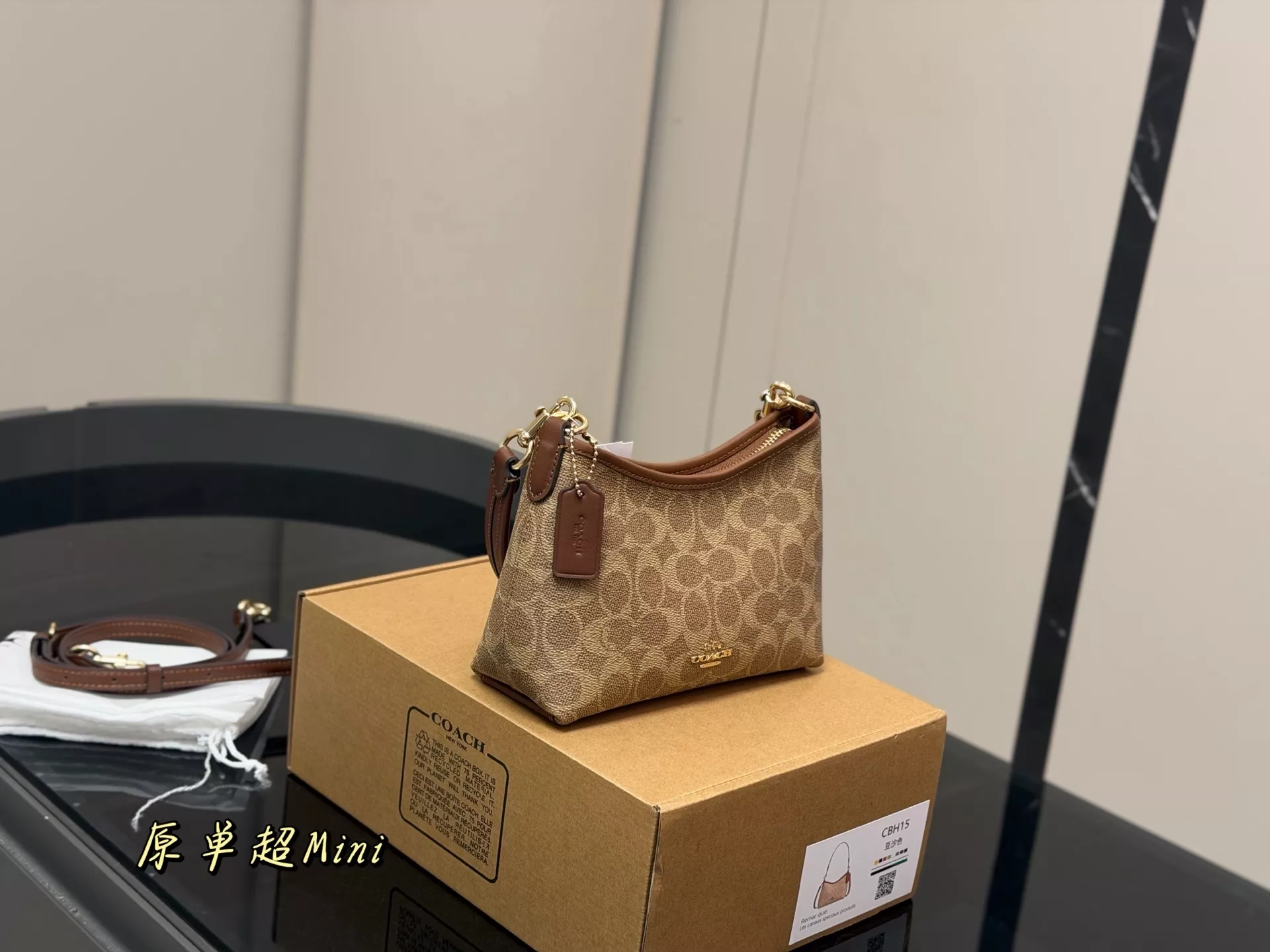 코치 미니 로렐 유랑 스타일 숄더백 상세 이미지 2