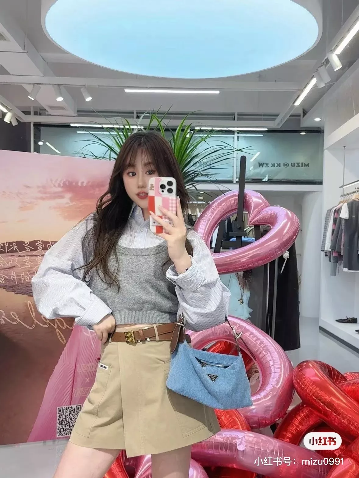 프라다 데님 무드 호보 스타일 백 상세 이미지 15