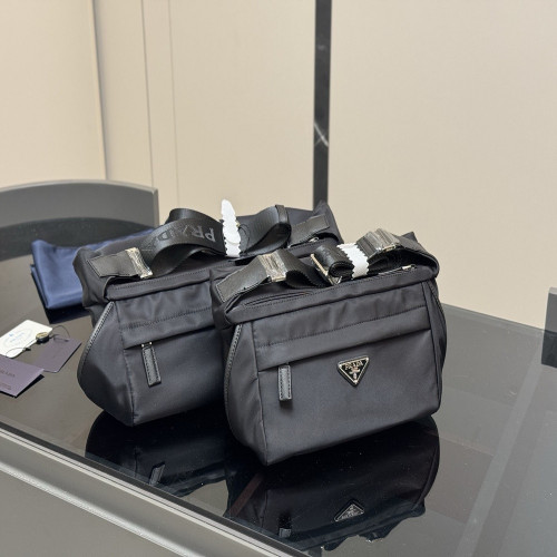 프라다 공업풍 스타일 남성 슬링백