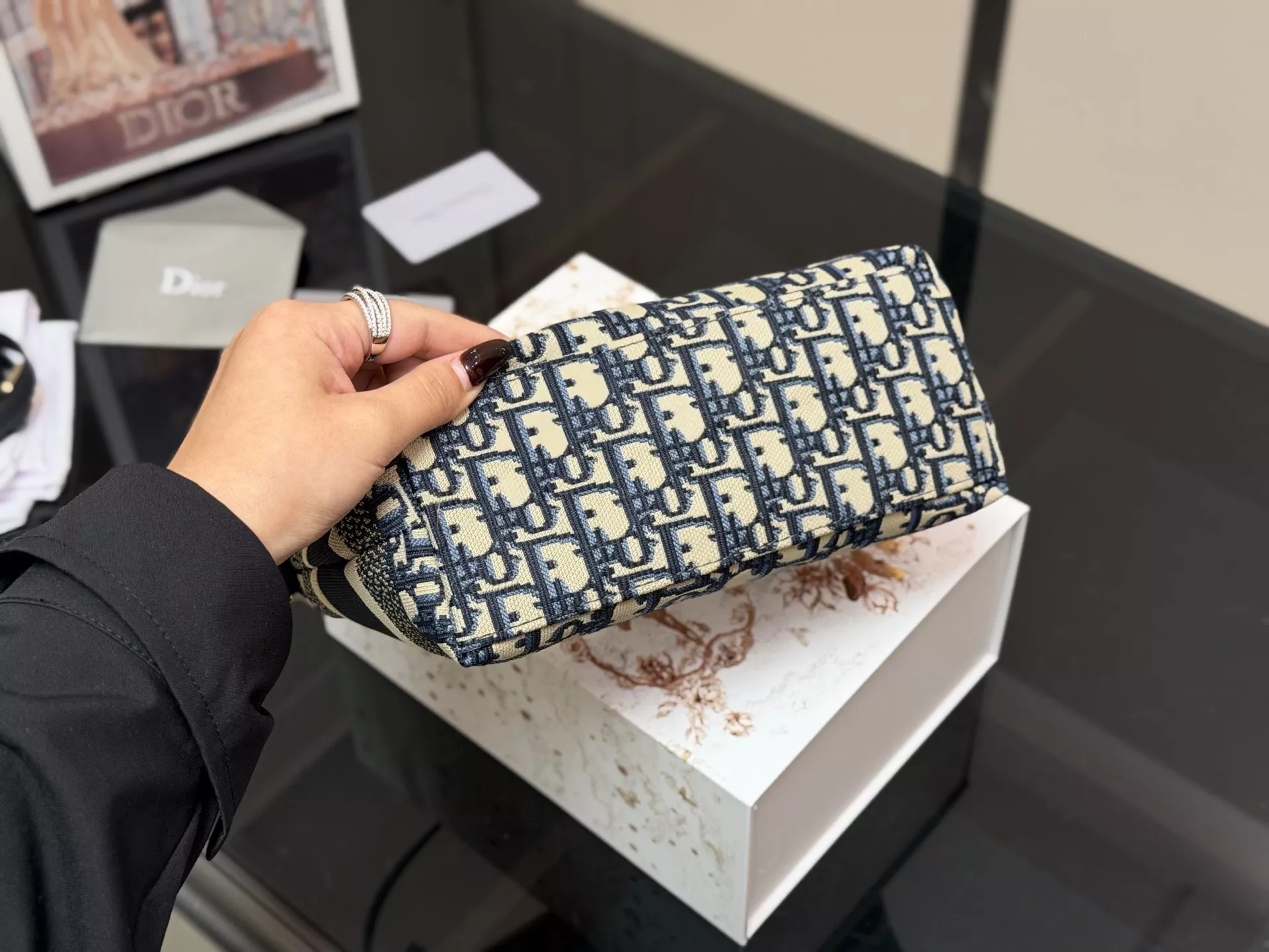 디올 노마드 스타일 멀티 백 상세 이미지 8