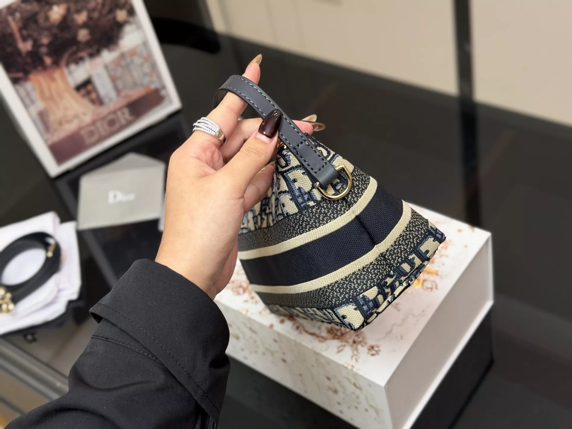 디올 노마드 스타일 멀티 백 상세 이미지 6