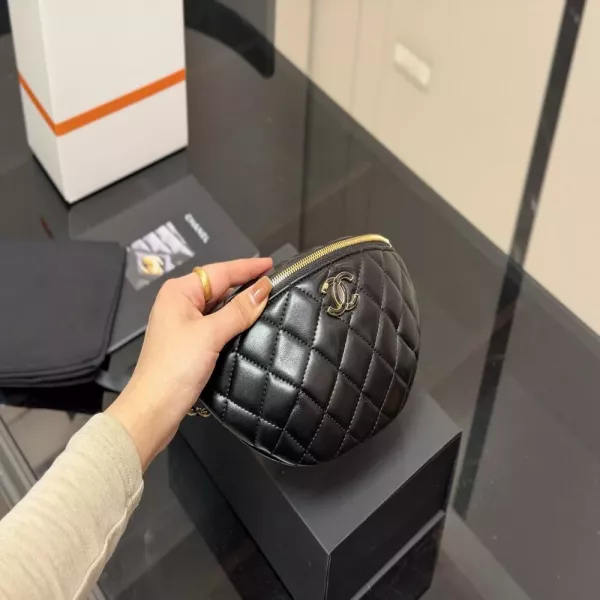 샤넬 퀼팅 체인 포인트 벨트백