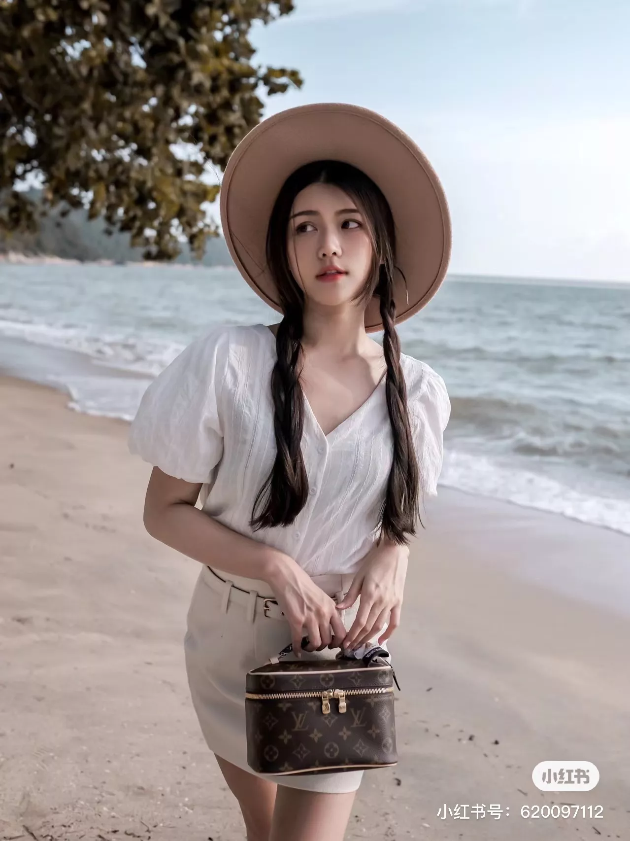 루이비통 하드 쉐입 코스메틱 케이스 상세 이미지 10