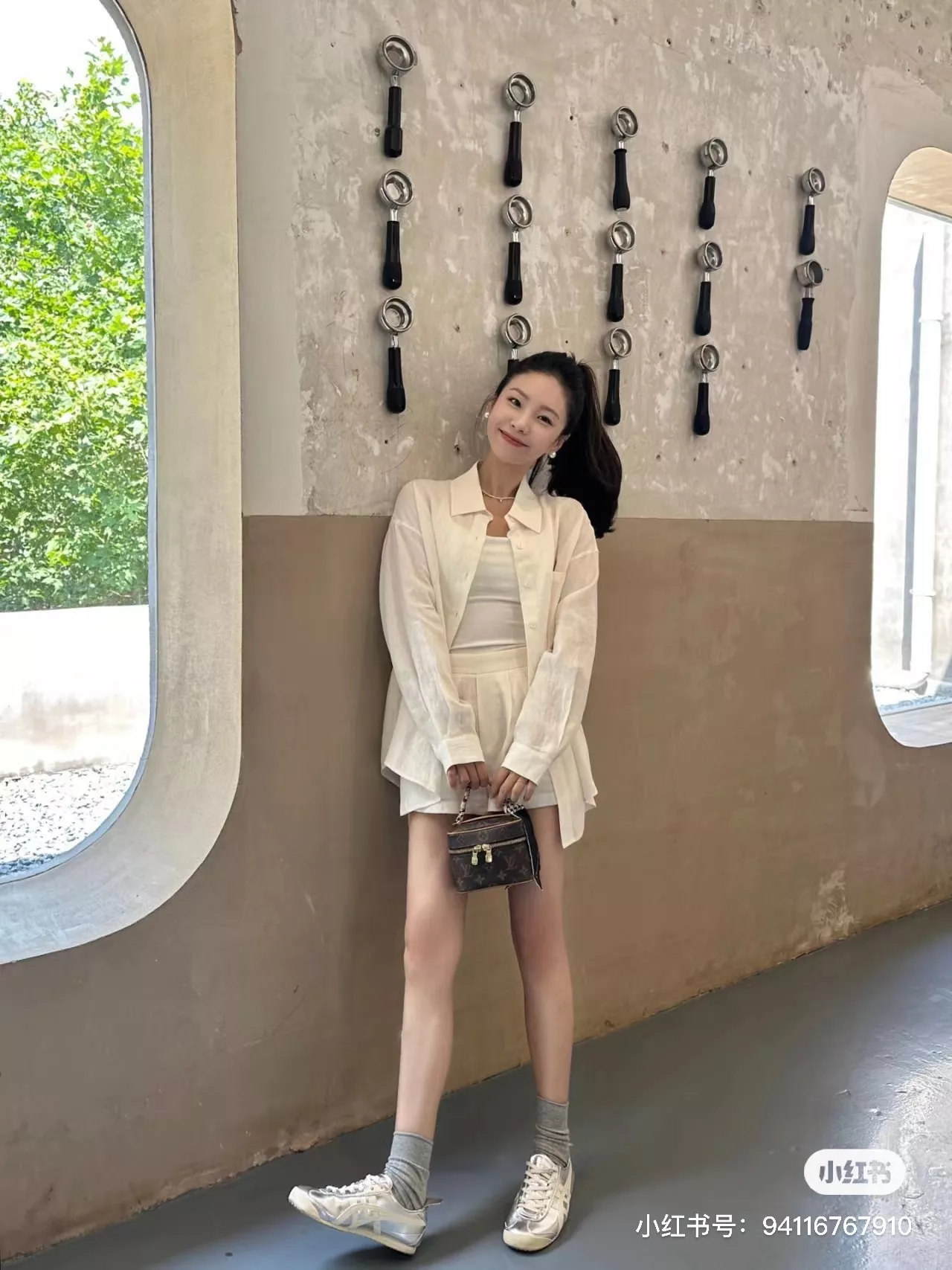 루이비통 하드 쉐입 미니 코스메틱 백 상세 이미지 17