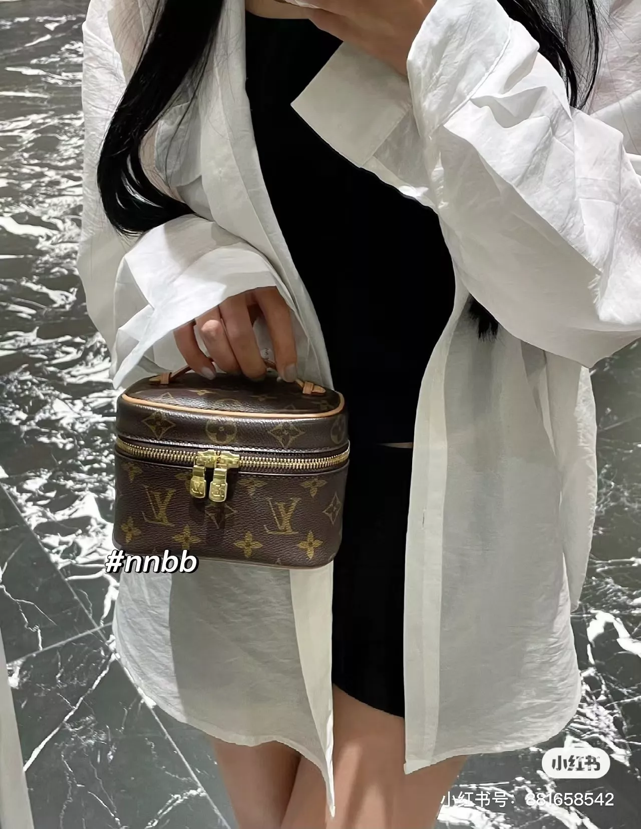 루이비통 하드 쉐입 미니 코스메틱 백 상세 이미지 16