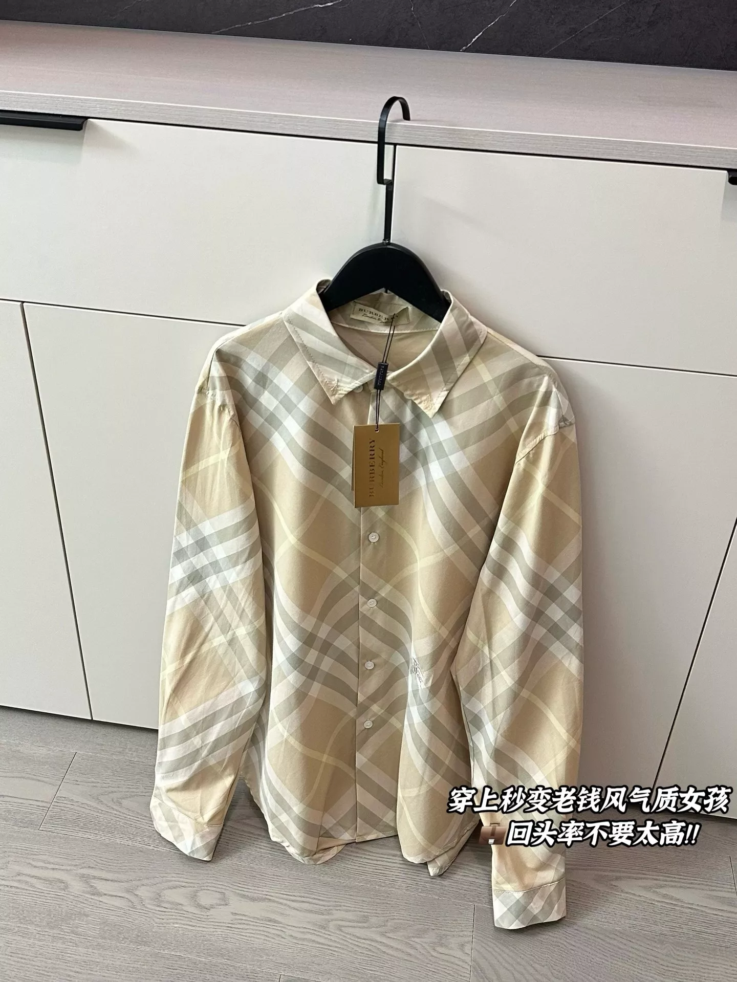 버버리 카키 체크 버튼 포인트 선 셔츠 상세 이미지 5