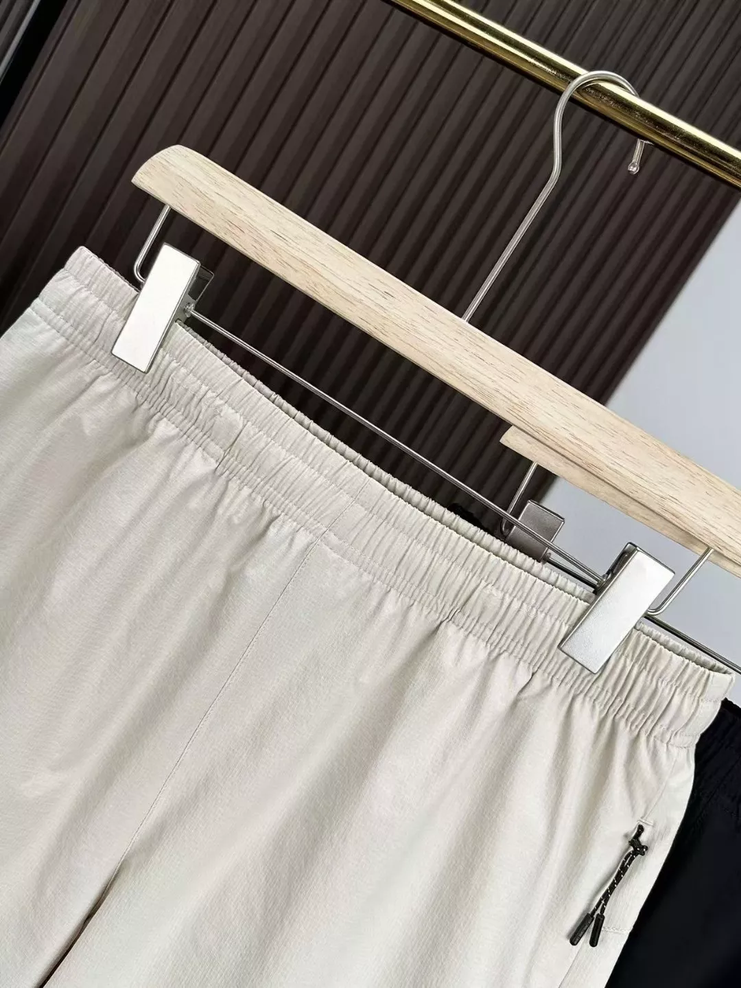 데상트 레이저 펀칭 우븐 스포츠 반바지 상세 이미지 7