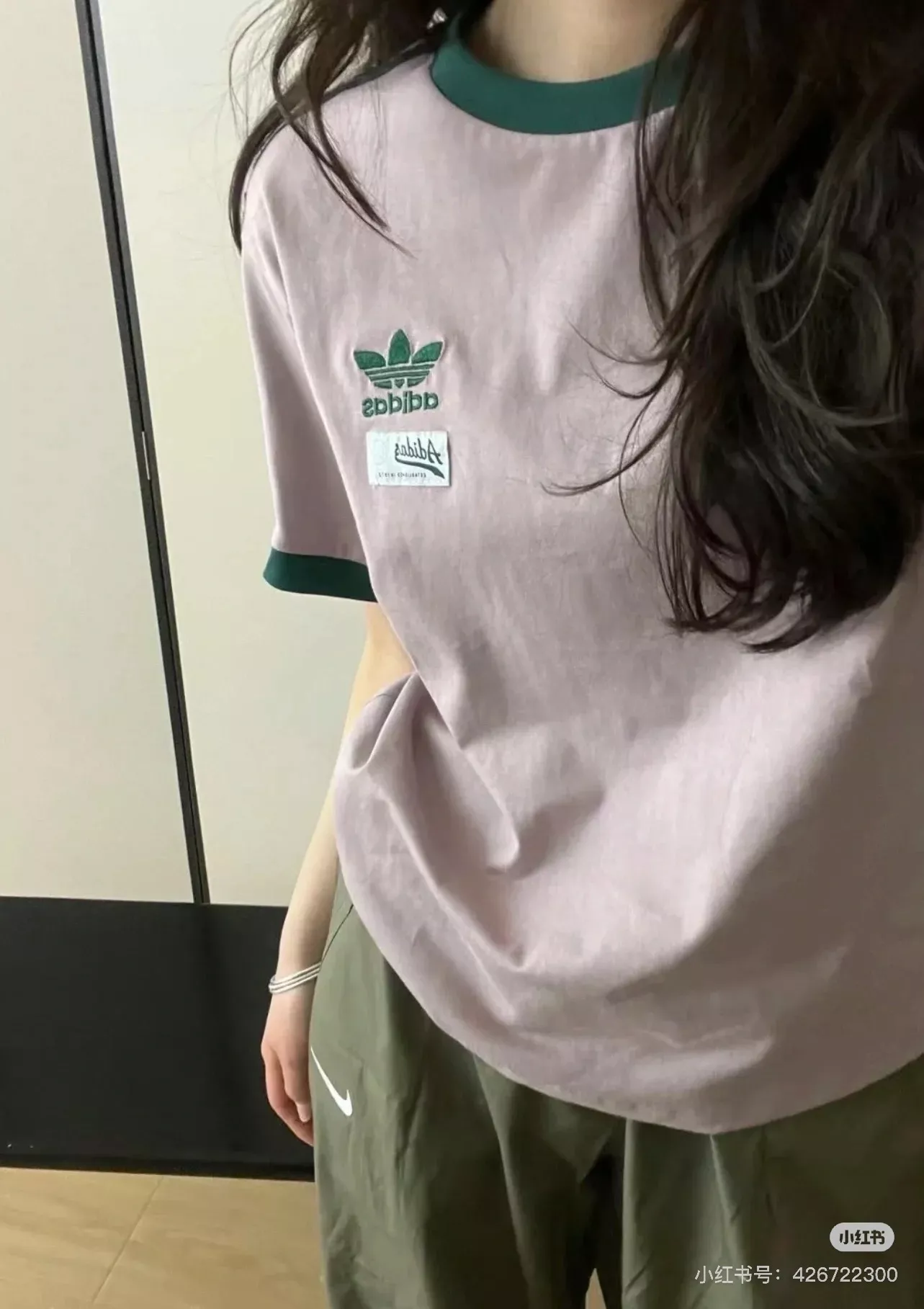 아디다스 삼선 포인트 라운드 반팔 상의 상세 이미지 17