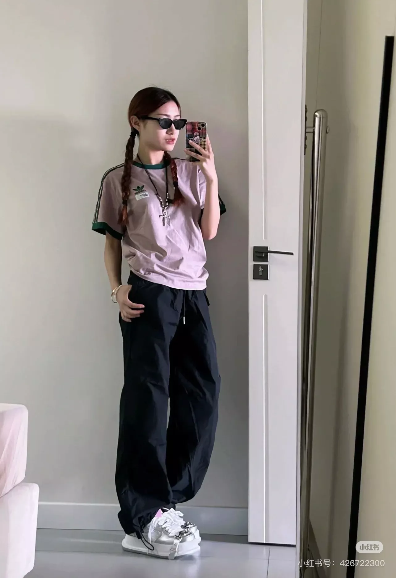 아디다스 삼선 포인트 라운드 반팔 상의 상세 이미지 19