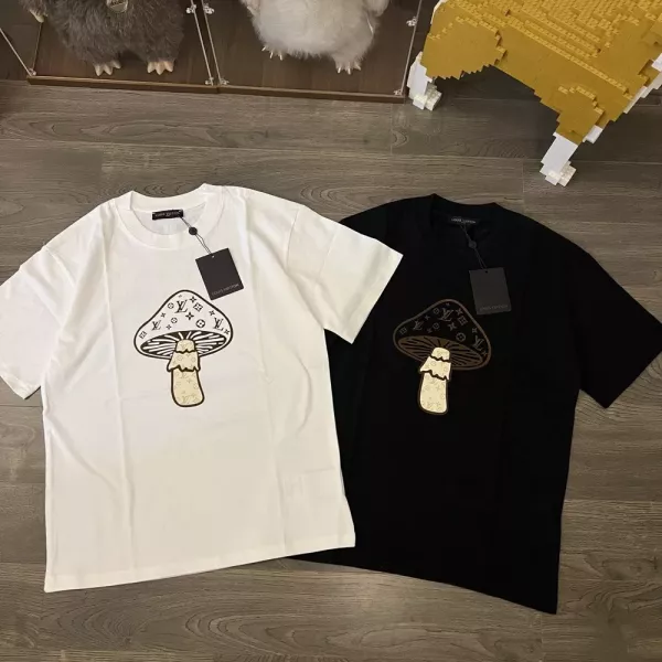 루이비통 머쉬룸 로고 프린트 오버핏 반팔 상의