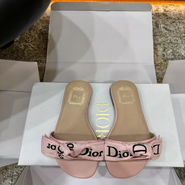 디올 3D 자수 디테일 여성 슬리퍼