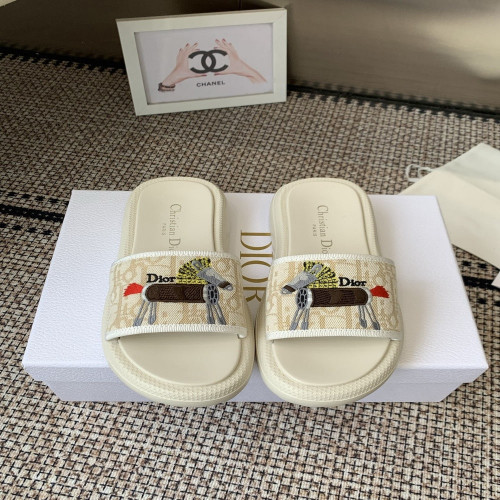 디올 자수 포인트 플랫폼 슬라이드