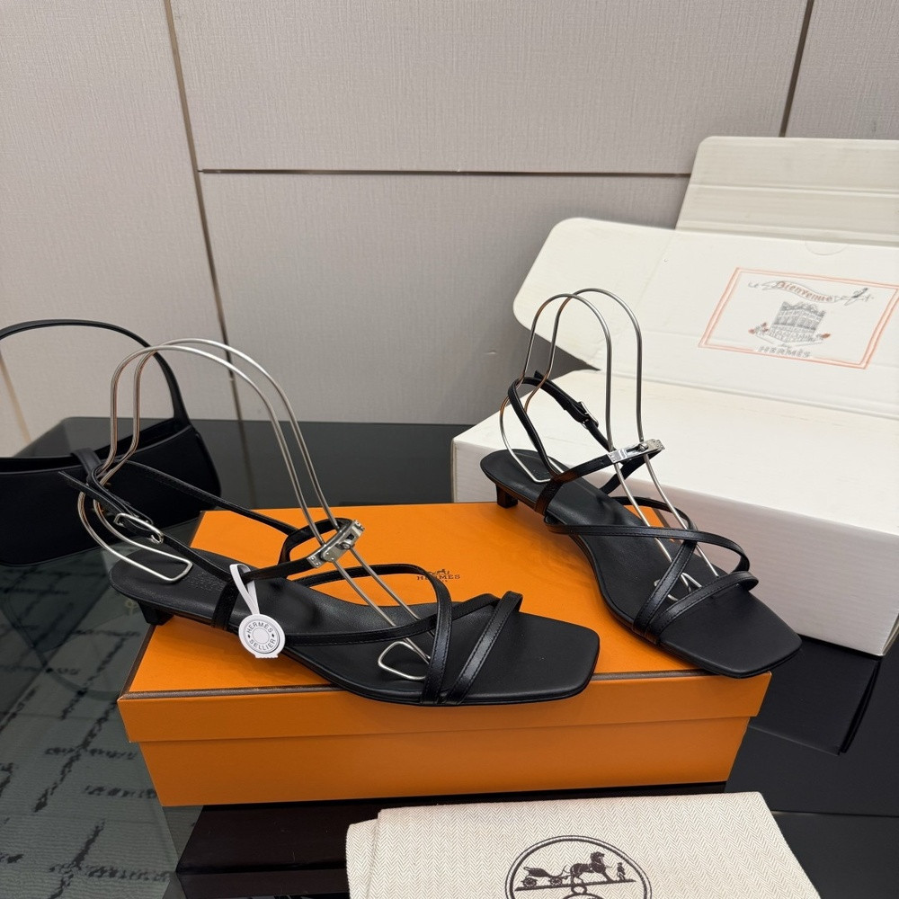 에르메스 켈리 버클 스트랩 샌들