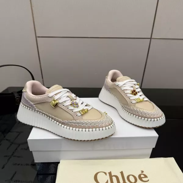 끌로에 스티치 디테일 키높이 슈즈