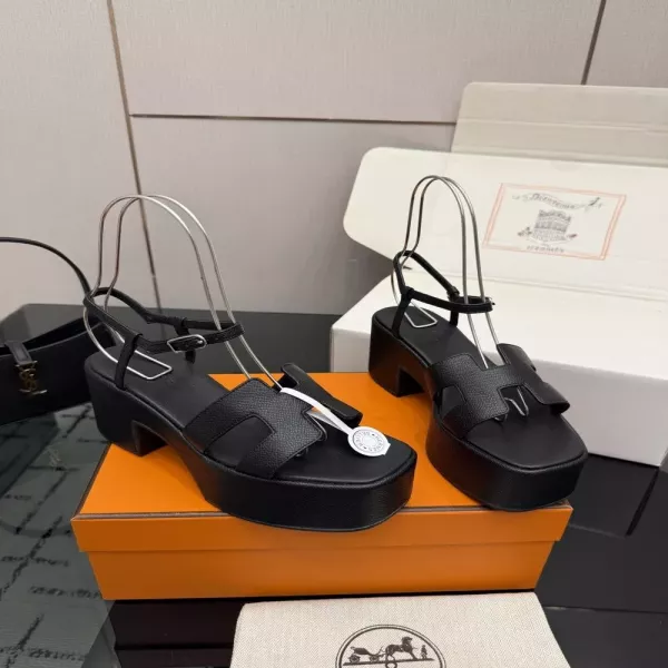 에르메스 산토리니 배색 플랫 샌들