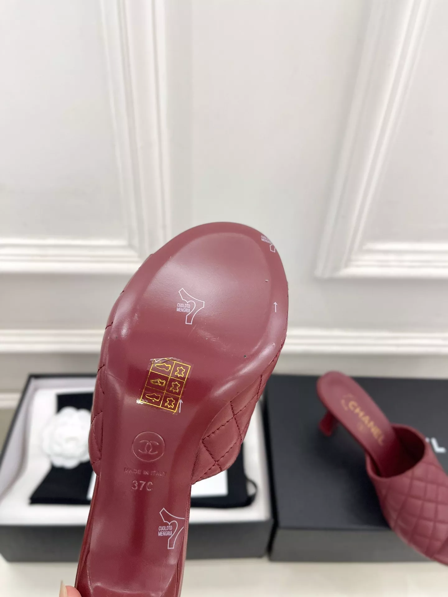 샤넬 퀼팅 더블C 오픈토 하이힐 슬리퍼 상세 이미지 9