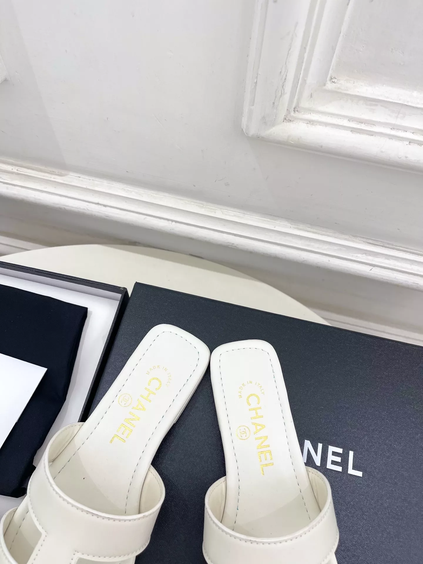 샤넬 더블 씨 컷아웃 로마 플랫 슈즈 상세 이미지 7