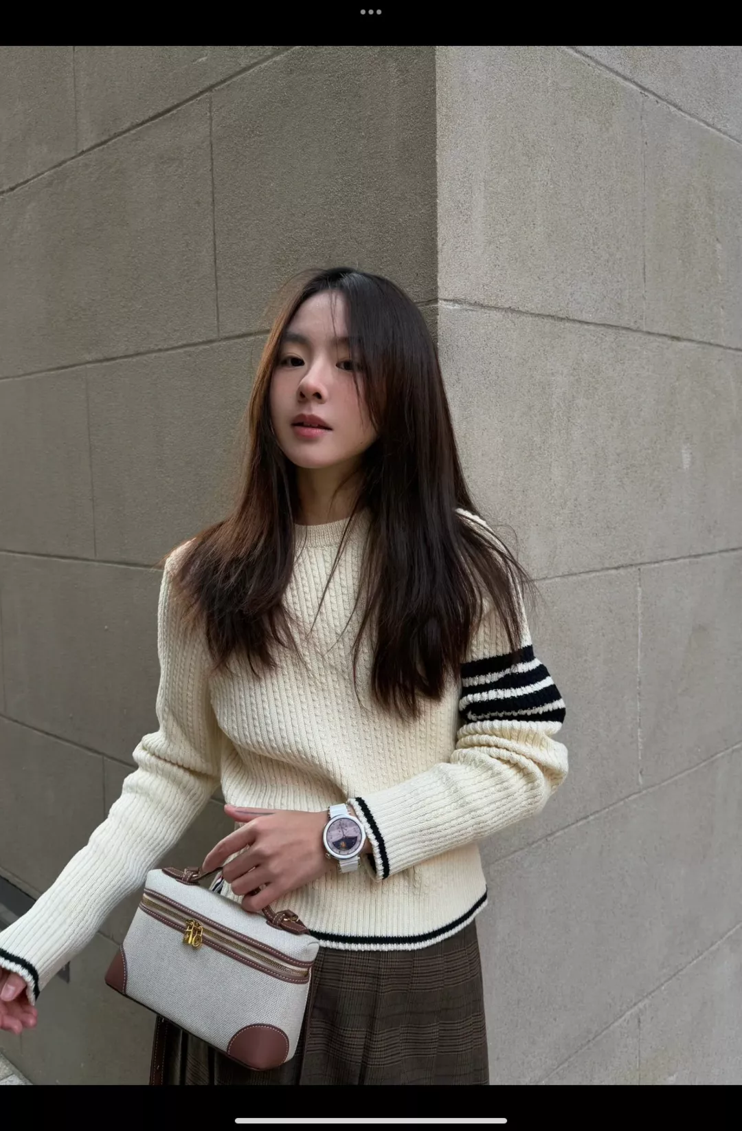 로로피아나 클래식 박스형 크로스 스타일 백 상세 이미지 17