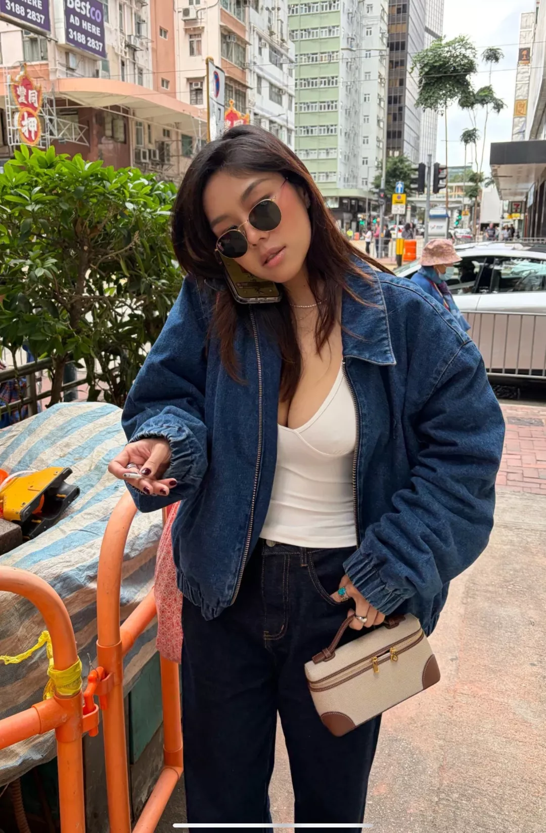 로로피아나 클래식 박스형 크로스 스타일 백 상세 이미지 18
