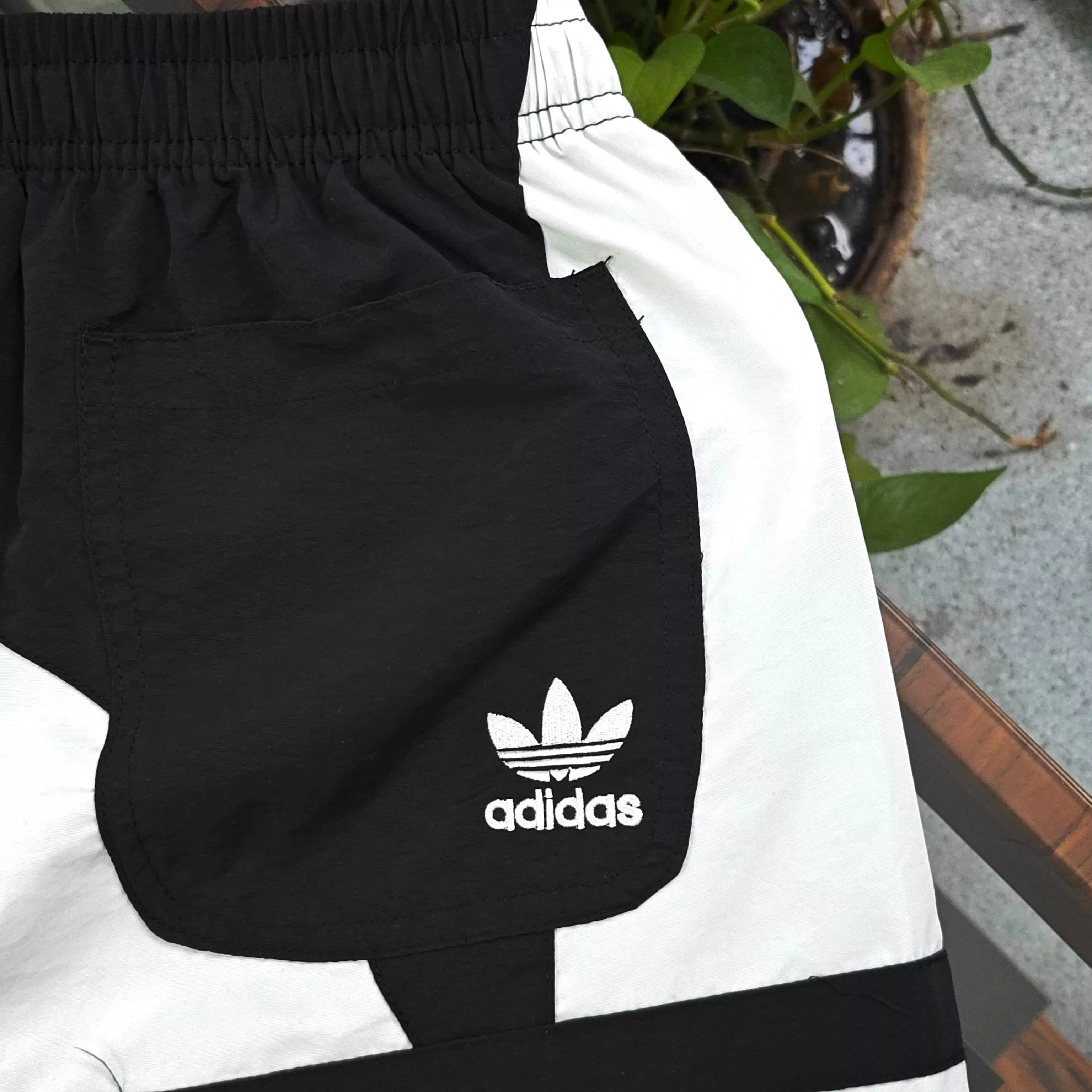 아디다스 삼선 로고 포인트 쇼츠 상세 이미지 5
