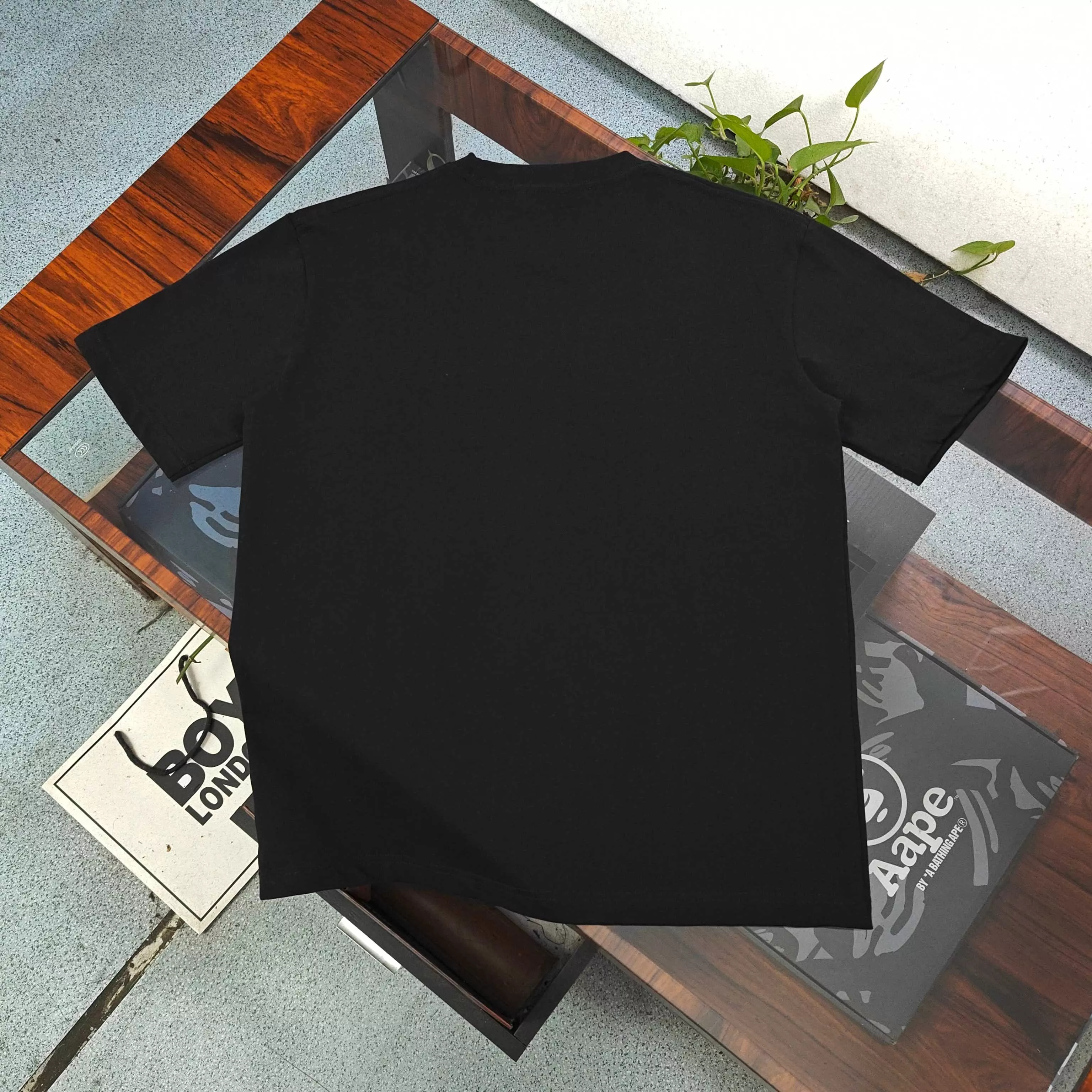 로에베 자수 로고 레터링 루즈핏 반팔 상의 상세 이미지 4