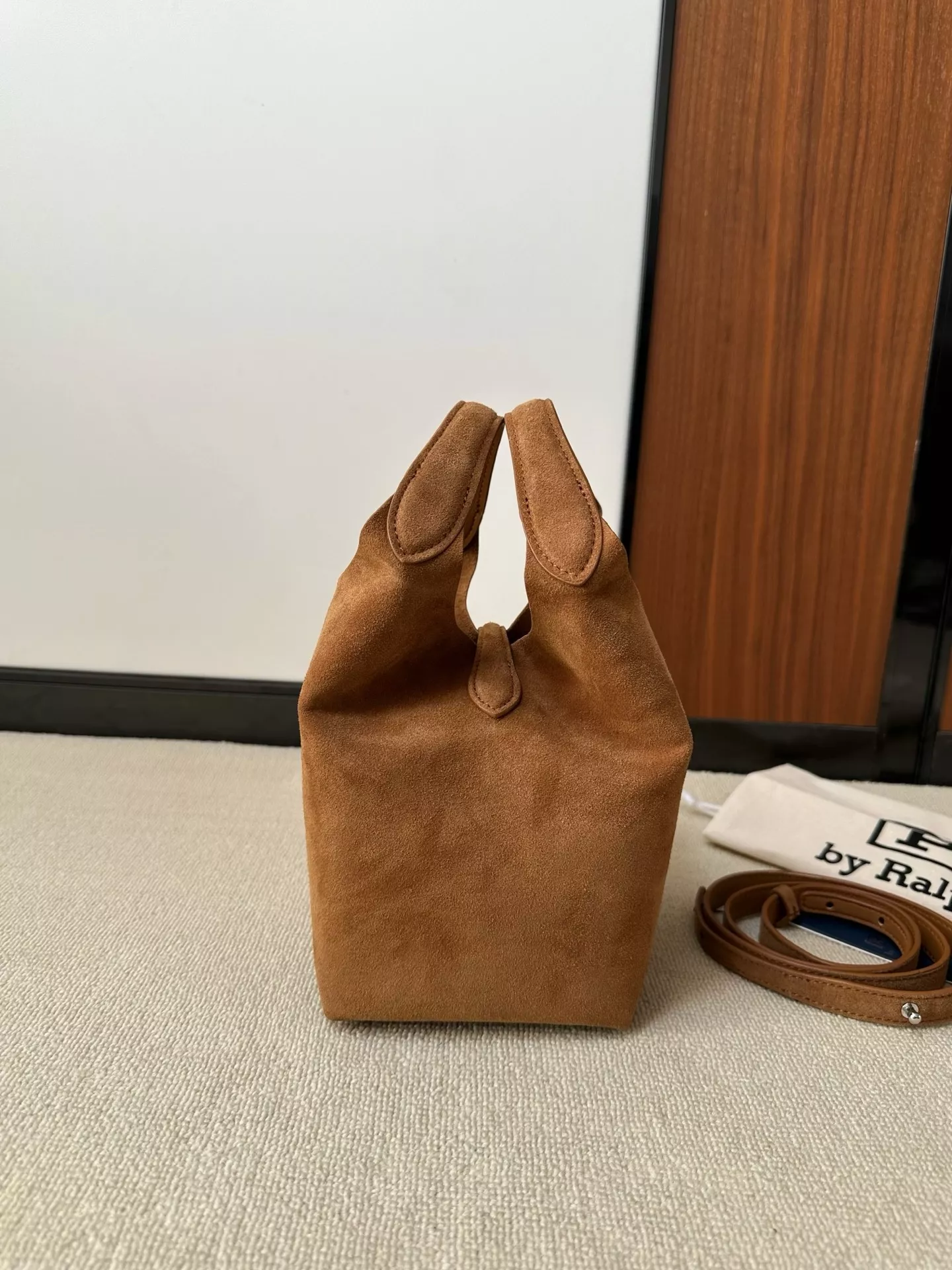 랄프로렌 스웨이드 미니 바스켓백 상세 이미지 25
