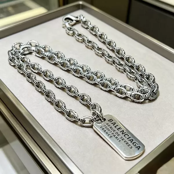 발렌시아가 빈티지 무드 체인 네크리스