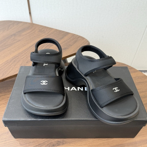 샤넬 두꺼운 밑창 디자인 샌들