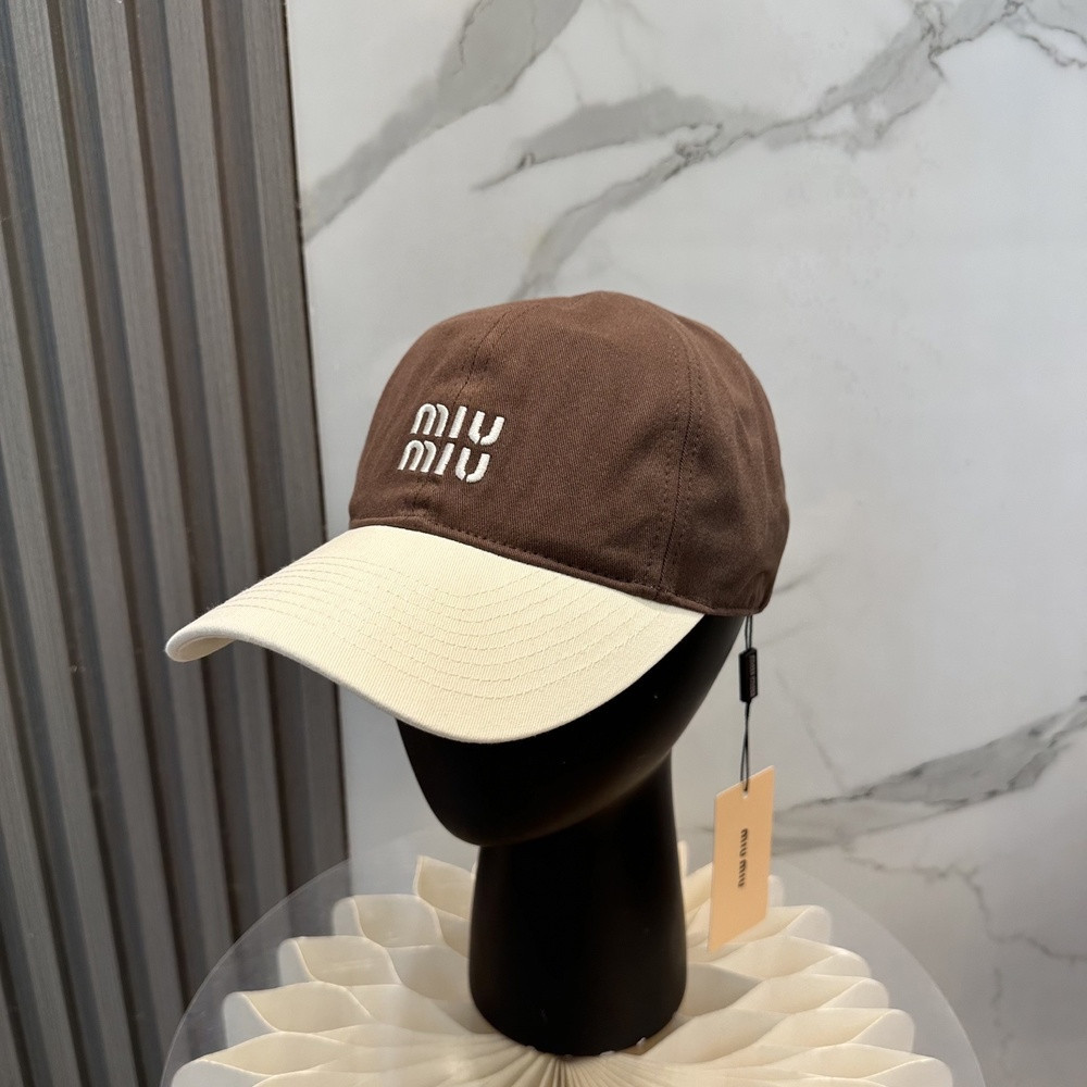 미우미우 배색 자수 베이스볼 캡