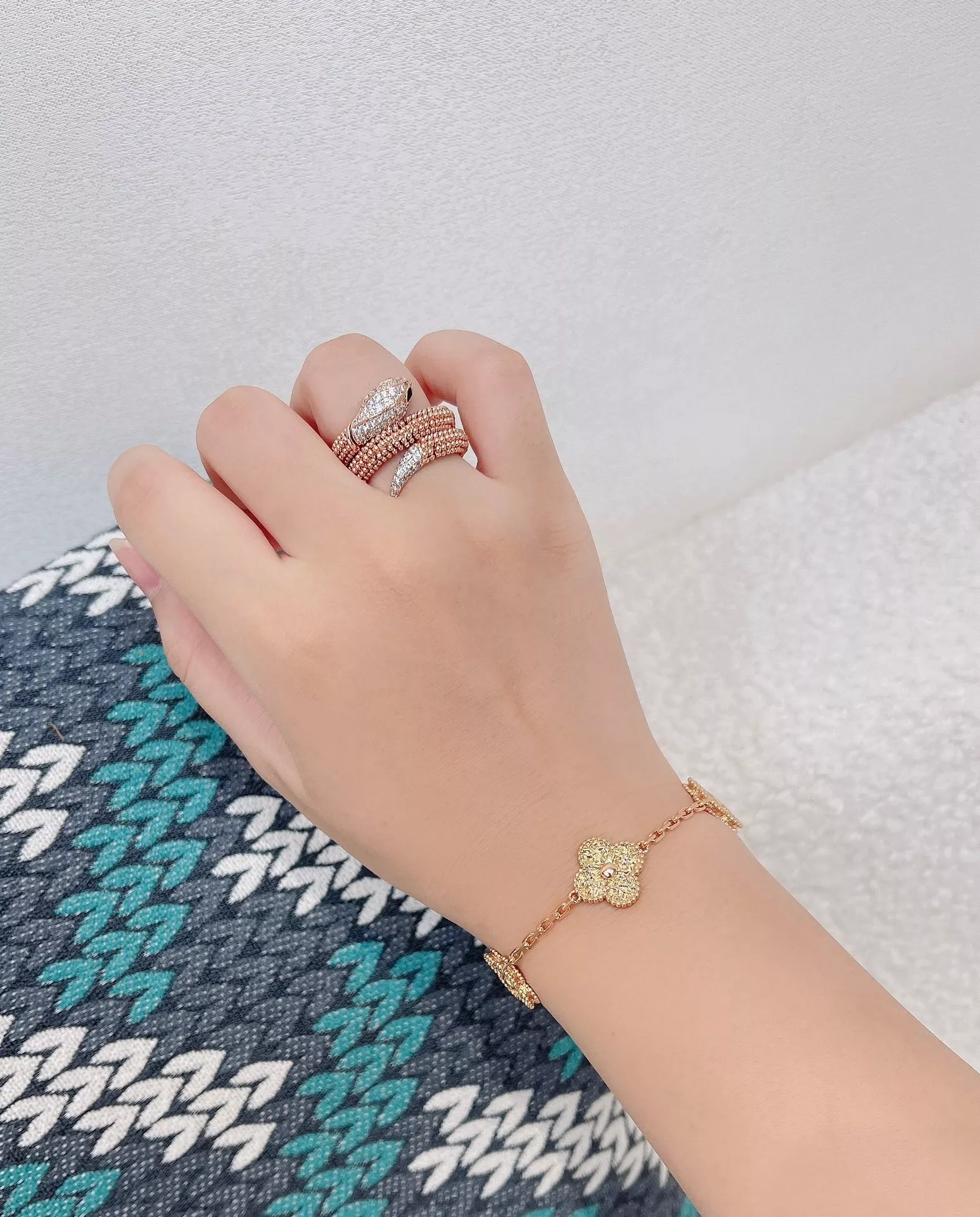 불가리 세르펜티 영사 반지 상세 이미지 8