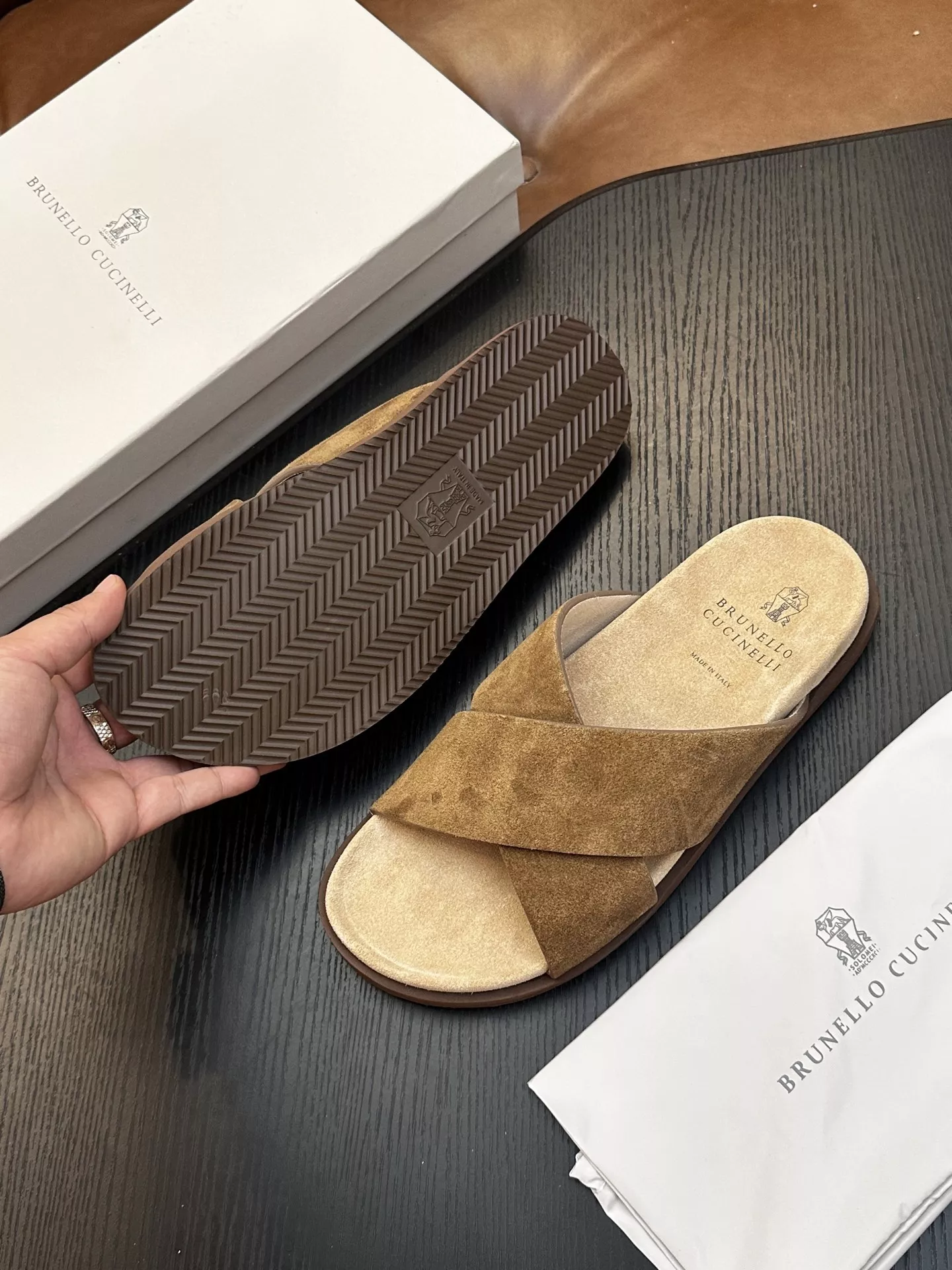 브루넬로쿠치넬리 워시드 스웨이드 어반 슬라이드 상세 이미지 9