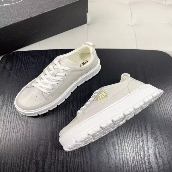 프라다 나파 카프스킨 캐주얼 운동화