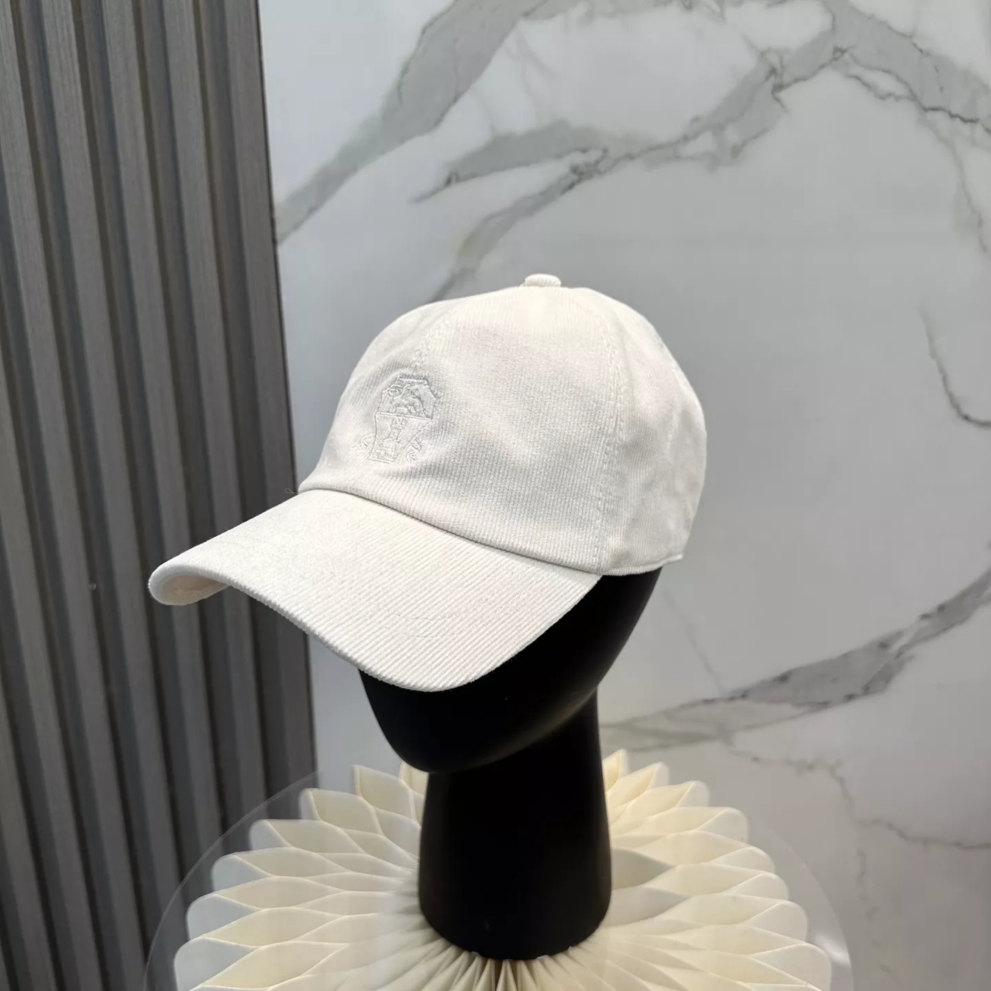 브루넬로쿠치넬리 코듀로이 소재의 베이스볼 캡 상세 이미지 1