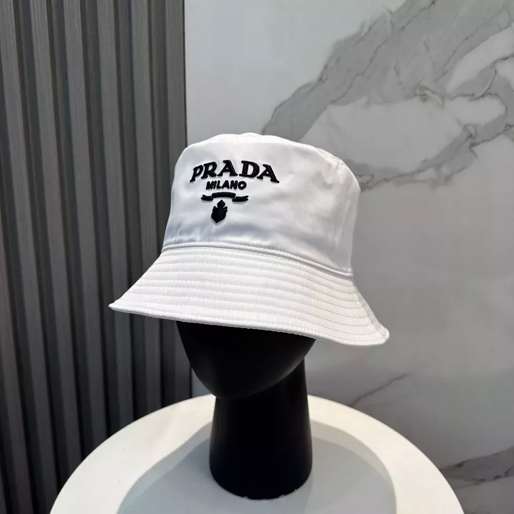 프라다 자수 로고 포인트 모자