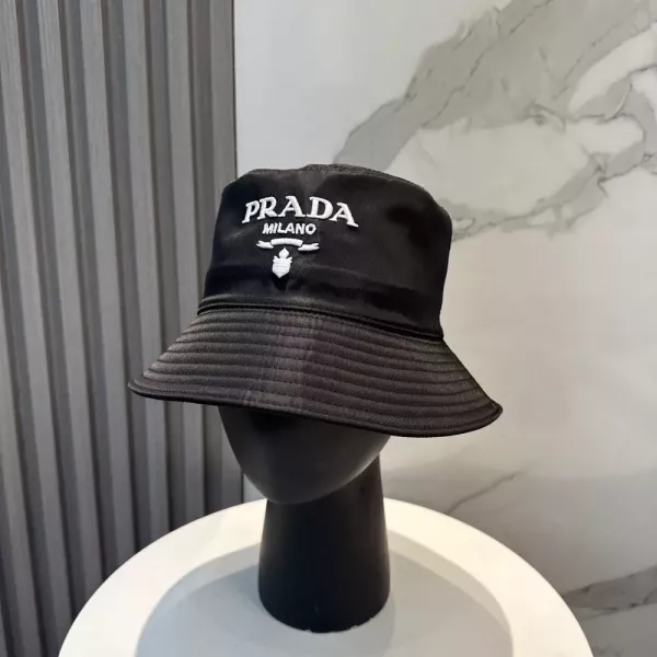 프라다 자수 로고 포인트 모자