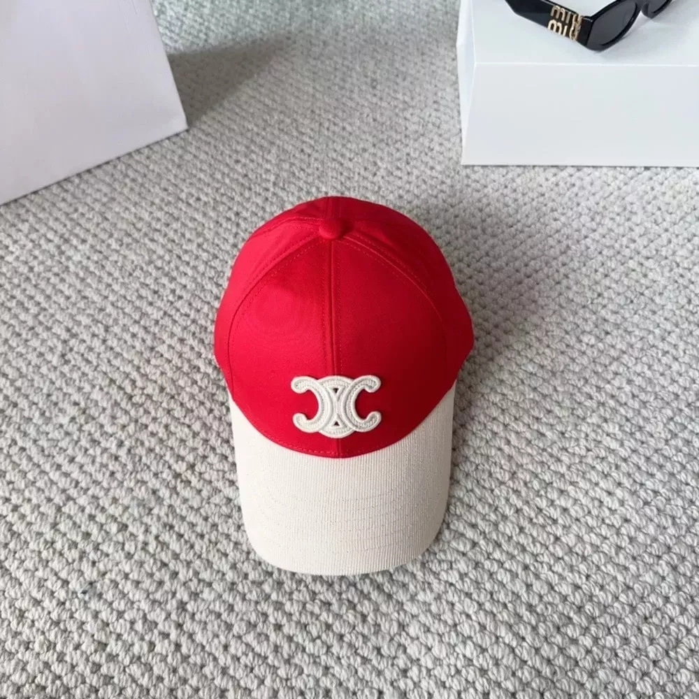 셀린느 트리오페 자수 캐주얼 캡