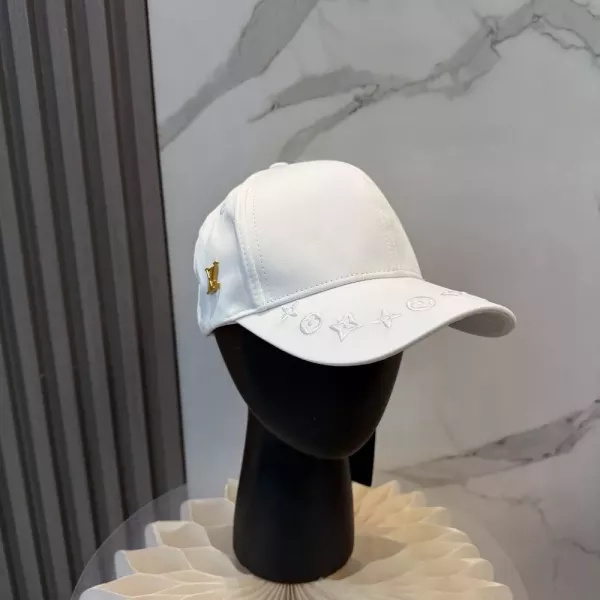 루이비통 자수 디테일 베이스볼 캡
