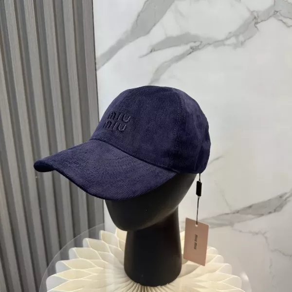 미우미우 코듀로이 자수 로고 캡