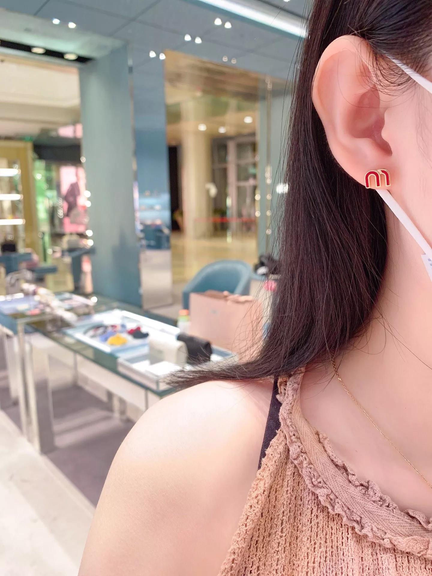 미우미우 컬러 에나멜 로고 이어링 상세 이미지 19