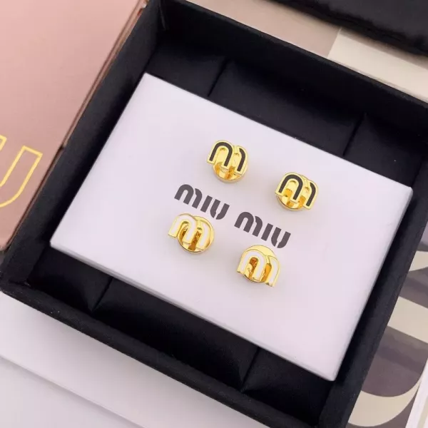 미우미우 컬러 에나멜 엠 로고 이어링
