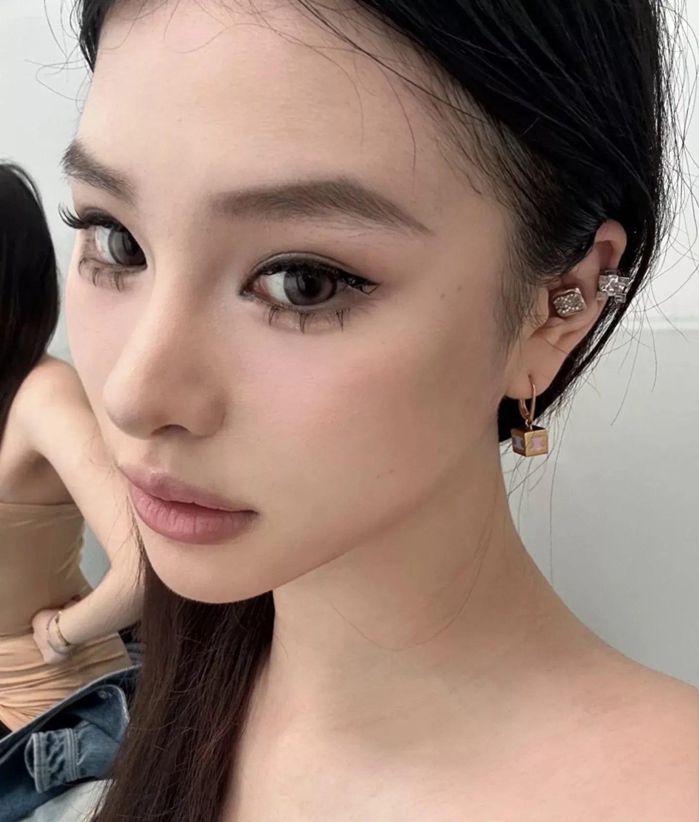 샤넬 미니 스퀘어 이어 스터드 상세 이미지 11