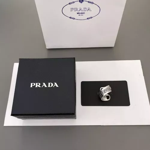 프라다 빈티지 로고 트위스트 링