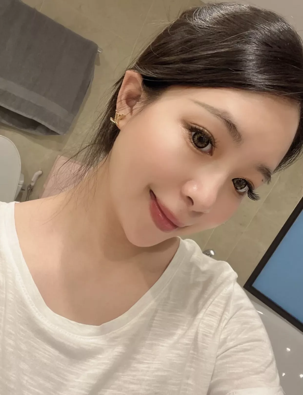 루이비통 로고 이어 스터드 상세 이미지 21