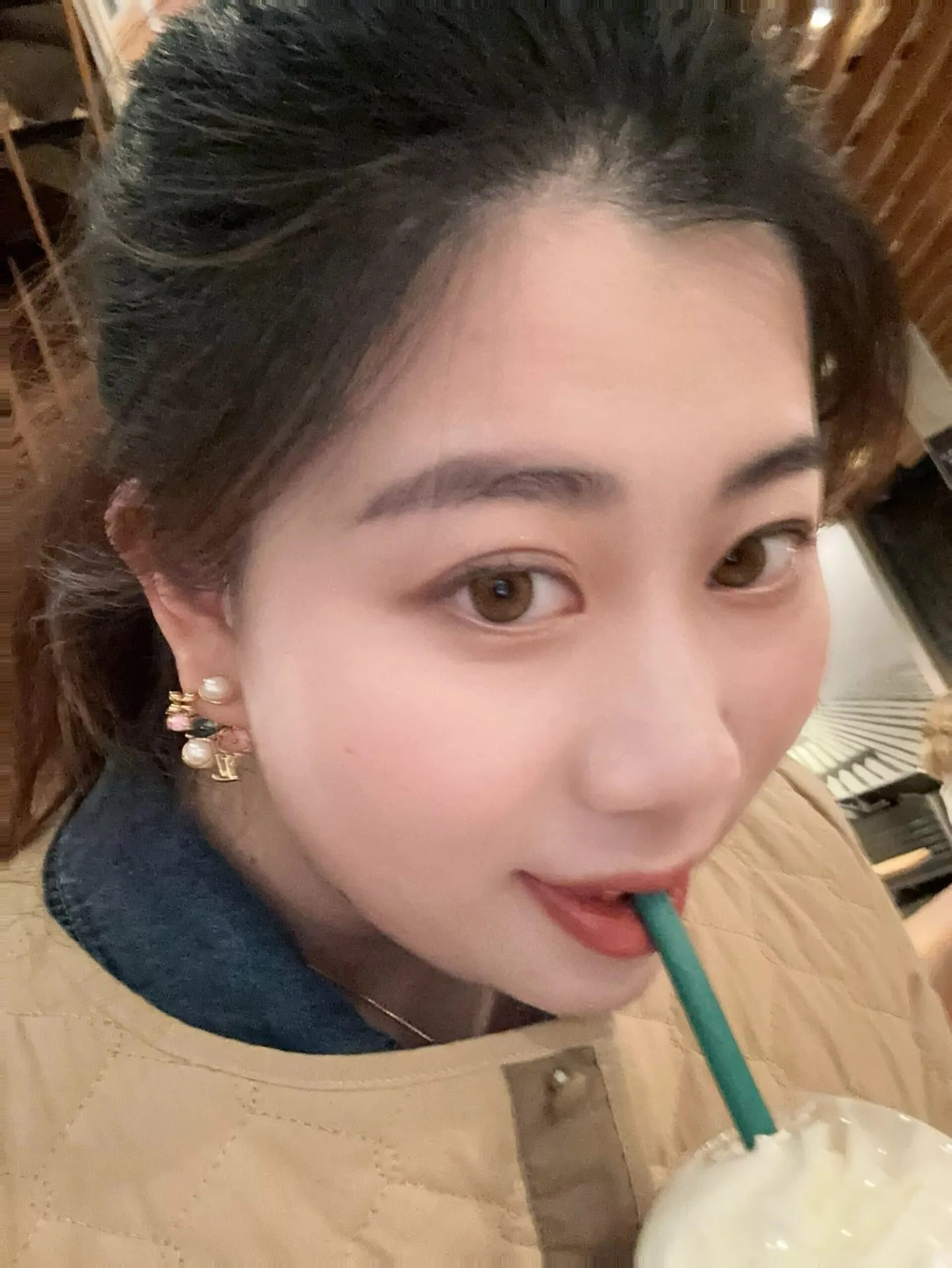 루이비통 플라워 진주 포인트 이어 액세서리 상세 이미지 22