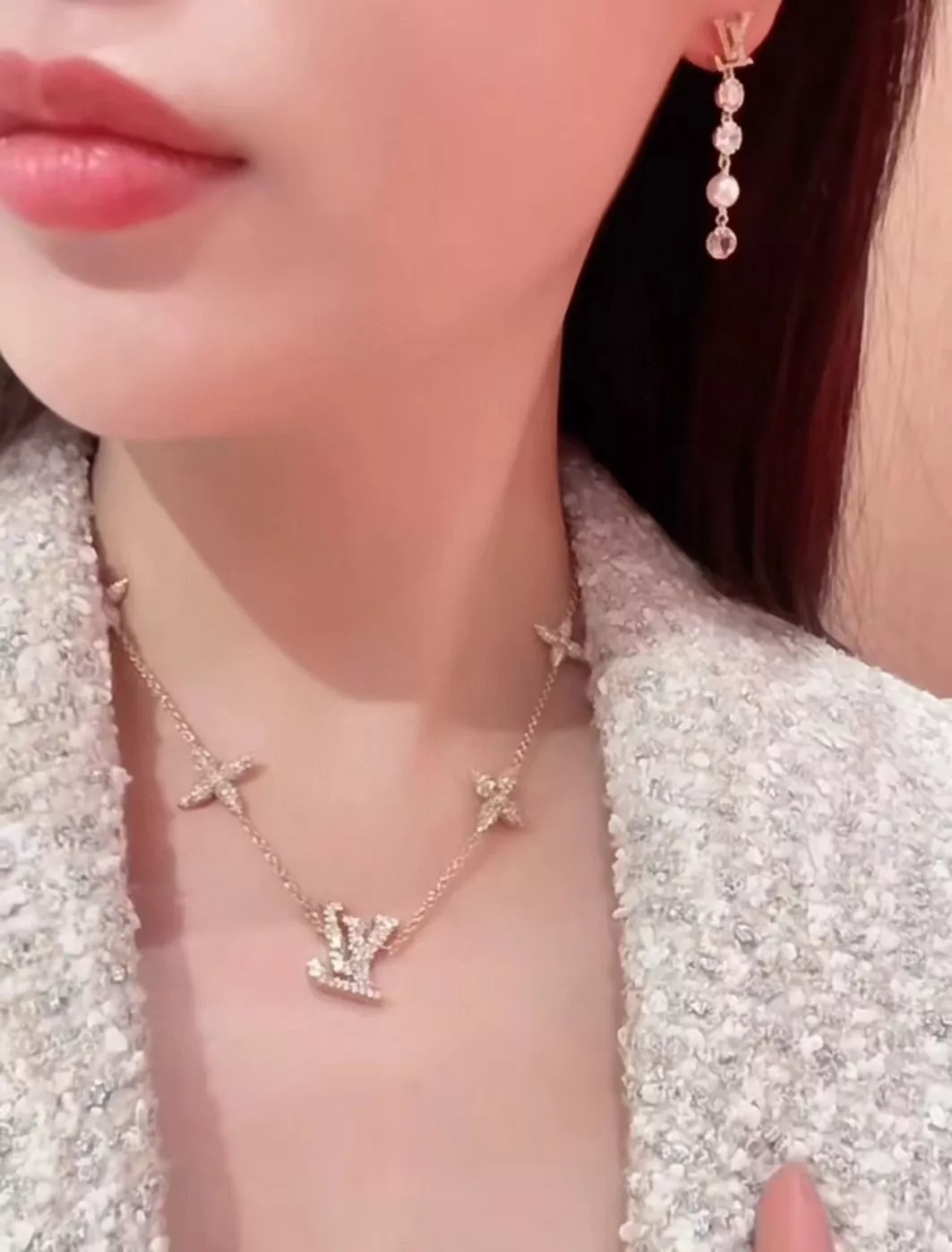 루이비통 핑크 크리스탈 태슬 이어링 상세 이미지 9