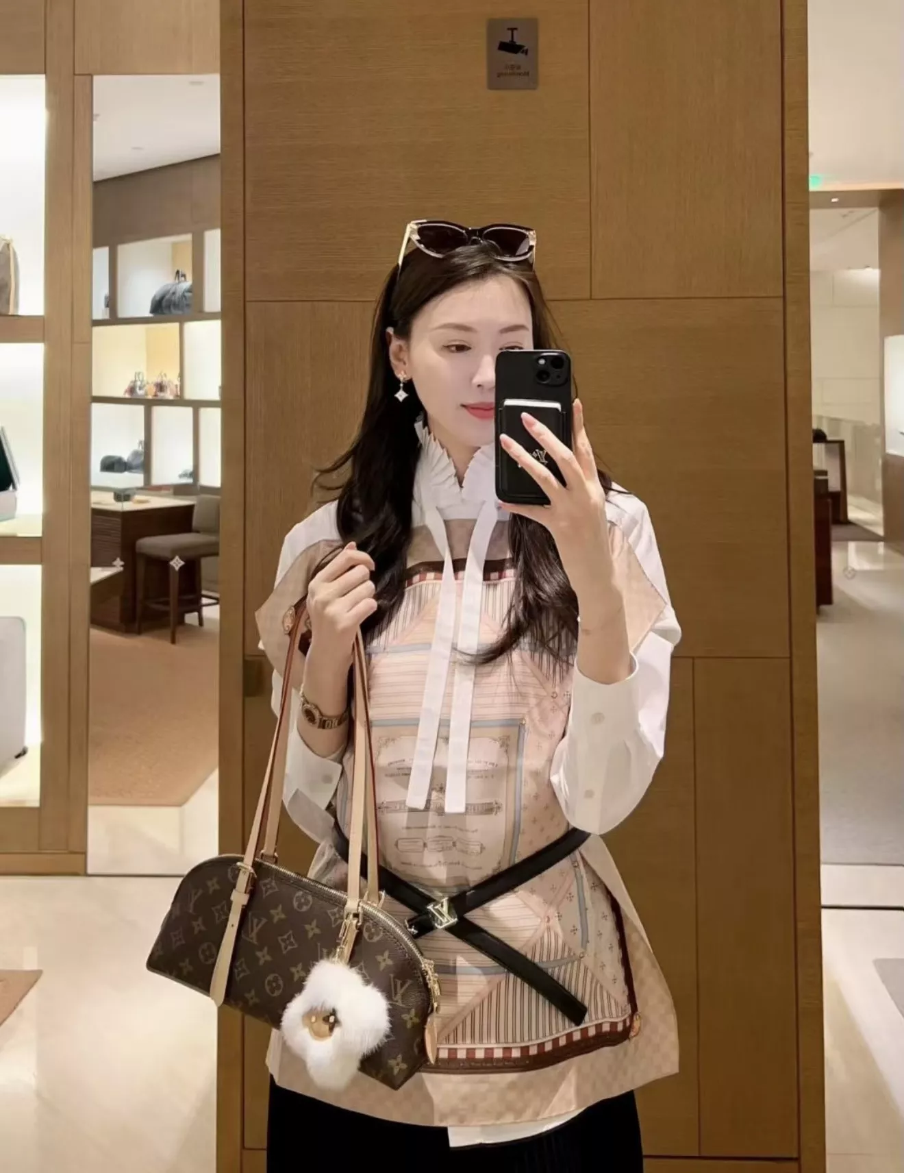 루이비통 컬러 블라썸 플라워 드롭 이어링 상세 이미지 14