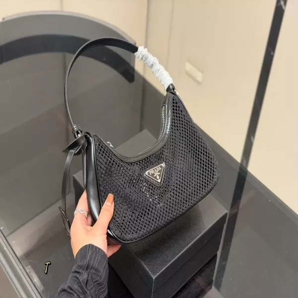 프라다 나일론 숄더 실루엣 백