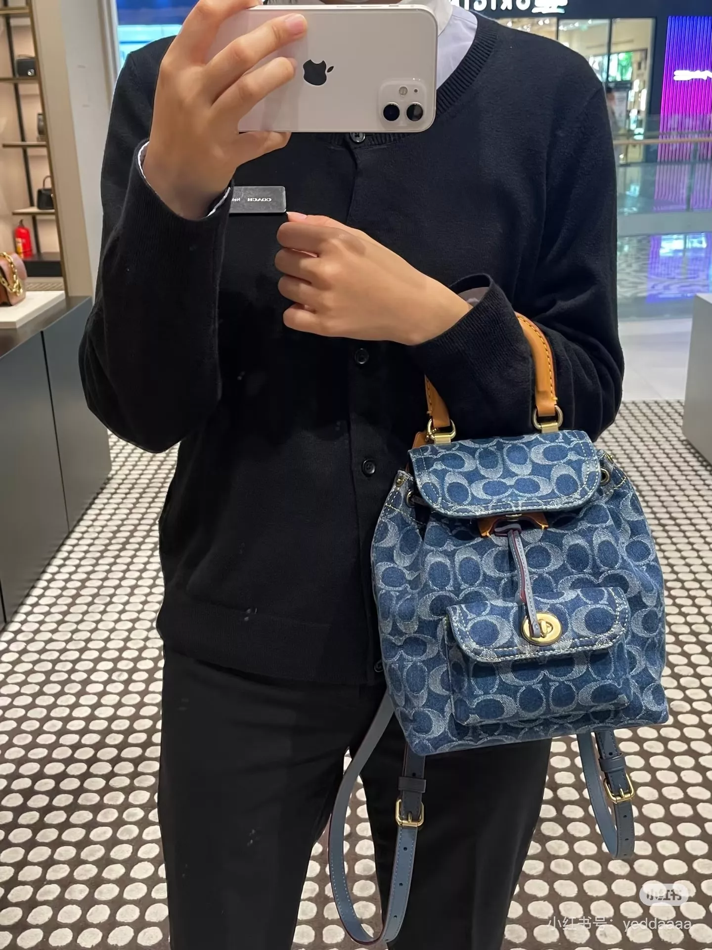 코치 샴브레이 데님 백팩 상세 이미지 20