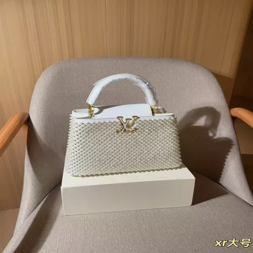 루이비통 카퓌신 진주 장식 핸드백