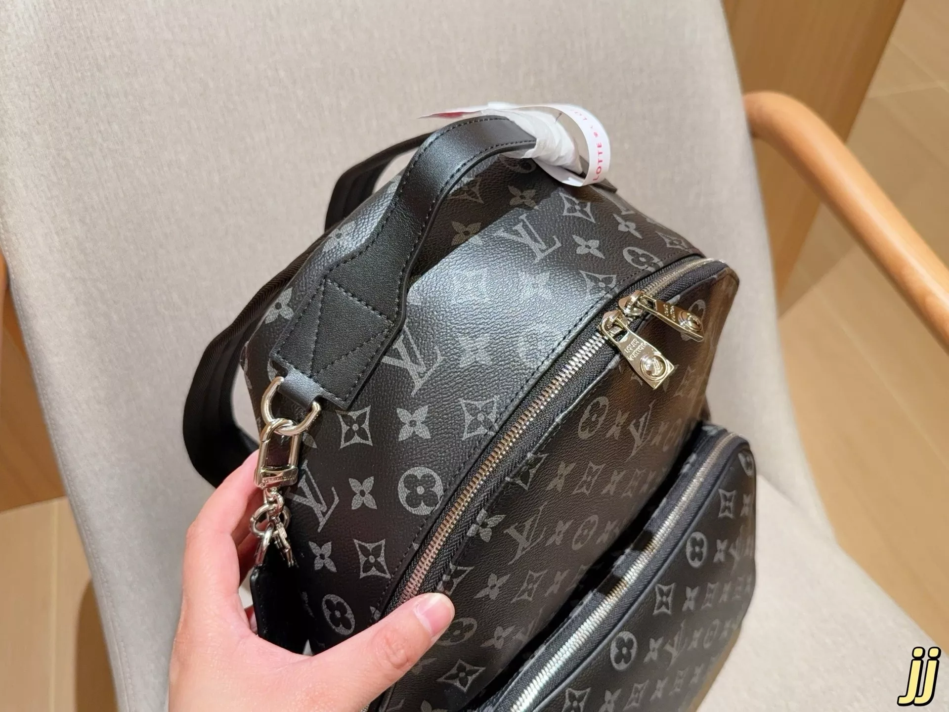 루이비통 디스커버리 클래식 모노그램 백팩 상세 이미지 7